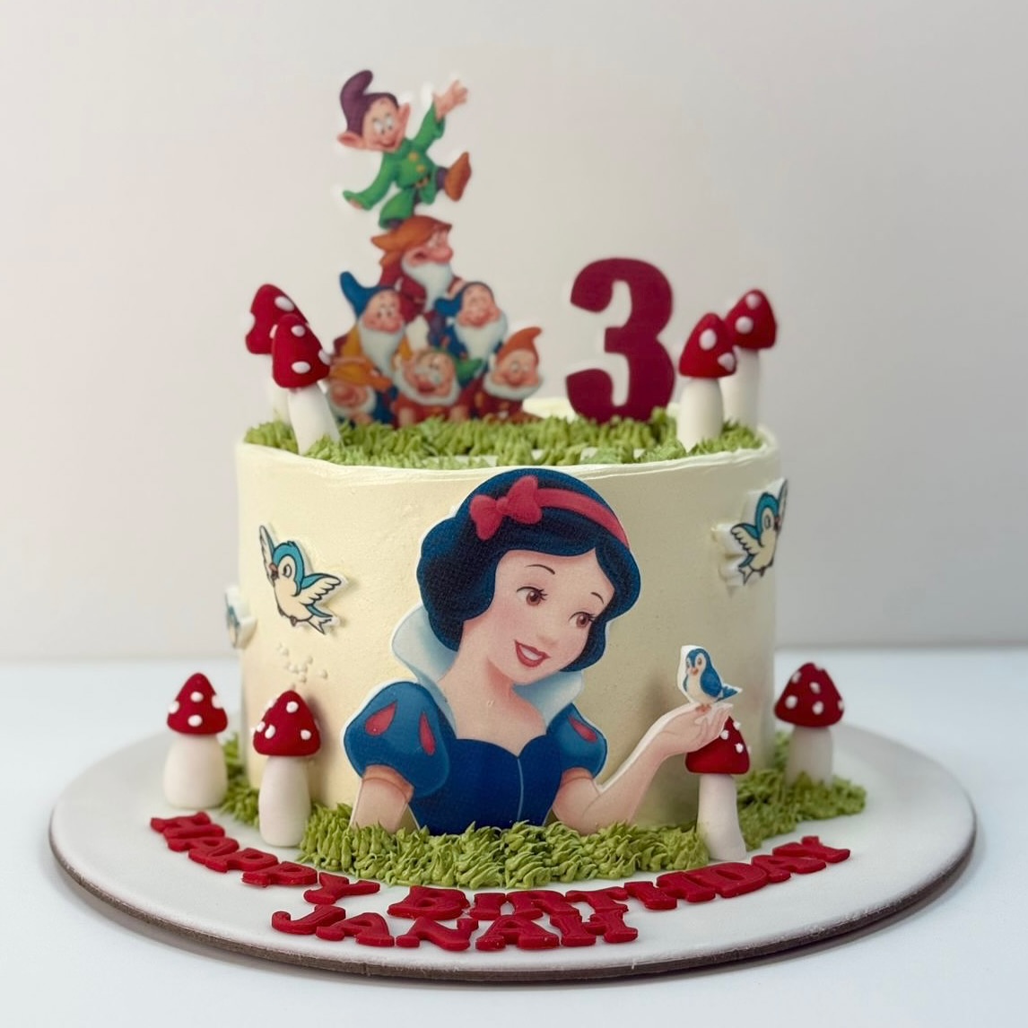 Snow White Seven Dwarfs Cake